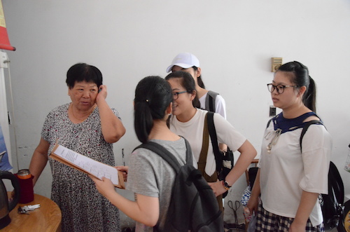 7月7日 高清色情 赴余杭区测甲醛小分队 走访居民 (2)