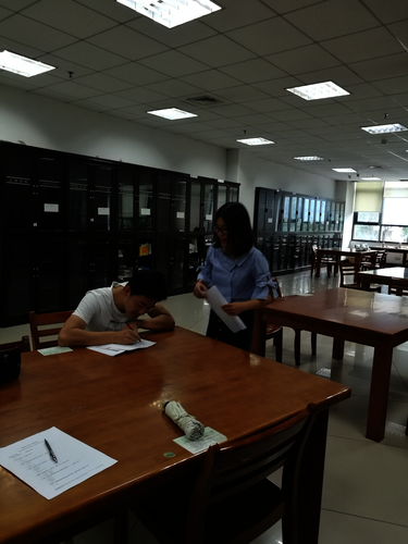 七月八日 高清色情 赴西湖区“格格”学习探索小分队 图书馆的同在帮我们填写问卷