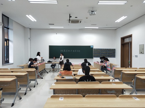 七月三日 高清色情 “走近转基因”科普小分队 正方一辩发言