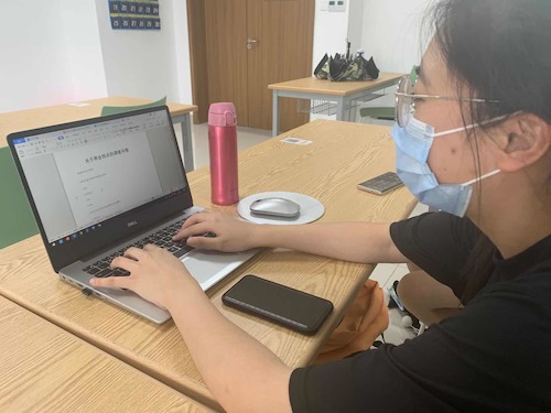 七月三日 高清色情 杭州社区“听党指挥能打胜仗”社会实践小分队制作问卷调查