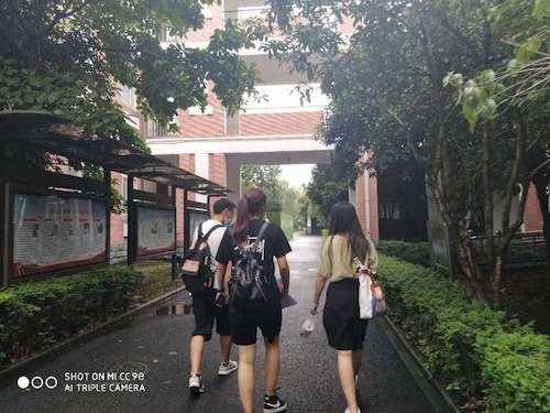 7月4日高清色情赴余杭二高关于生命科学宣讲社会实践小分队分进入学校
