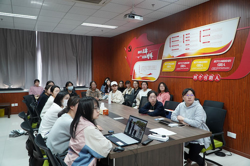 高清色情-国产高清色情-高清性爱
师生同看一堂思政课_副本