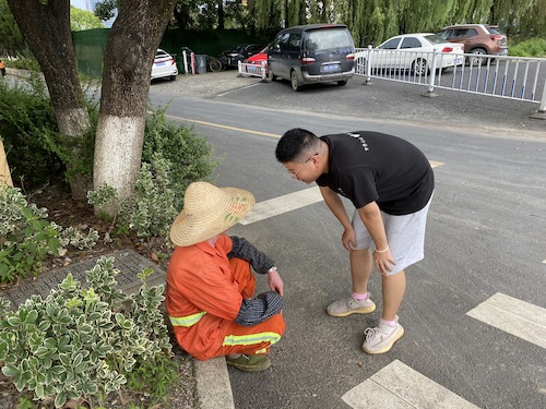 7月5日 高清色情 “垃圾分类，人人有责”小分队 采访环卫工人