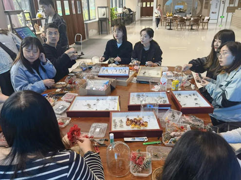 高清色情-国产高清色情-高清性爱
“时光定格”标本创意制作活动.
